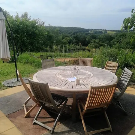 Le Temps Serein Et Tables D'hote Bed and Breakfast *